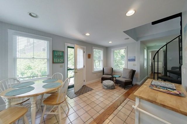 25 Warren Avenue, Middletown, RI 02842