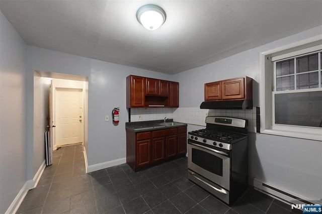 602 N 6th B2, Newark, NJ 07107