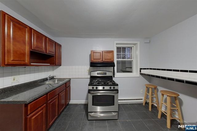 602 N 6th B2, Newark, NJ 07107