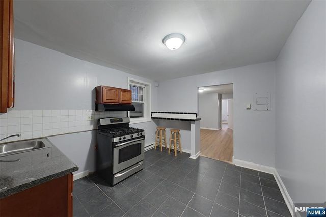 602 N 6th B2, Newark, NJ 07107