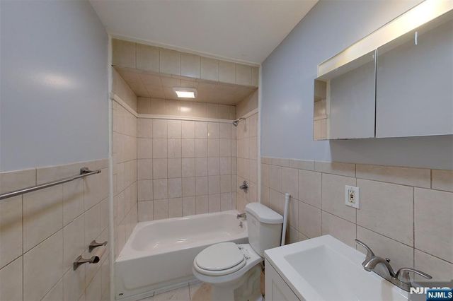 602 N 6th B2, Newark, NJ 07107