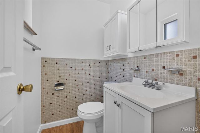 5421 Valleyside Lane, St Louis, MO 63128