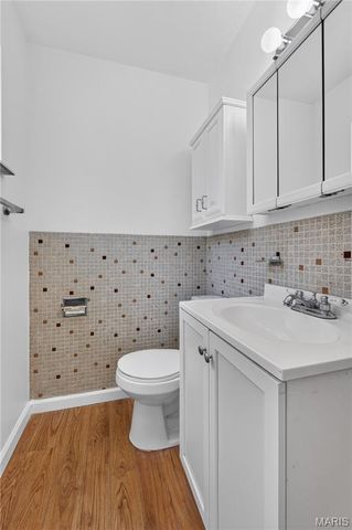5421 Valleyside Lane, St Louis, MO 63128