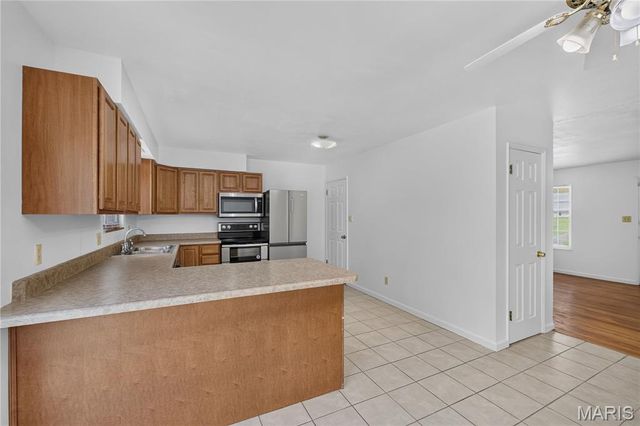 5421 Valleyside Lane, St Louis, MO 63128