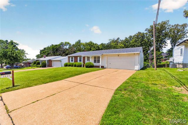 5421 Valleyside Lane, St Louis, MO 63128