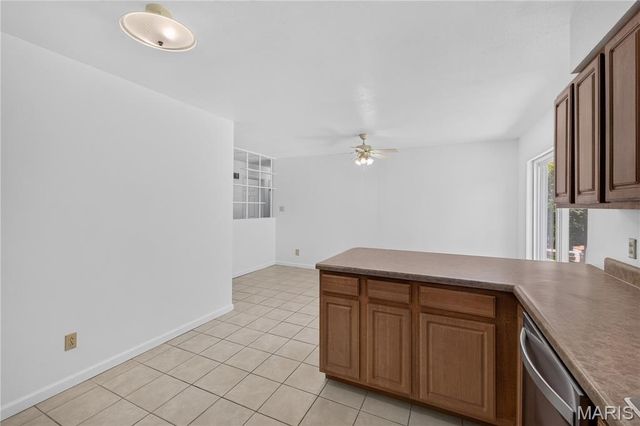5421 Valleyside Lane, St Louis, MO 63128