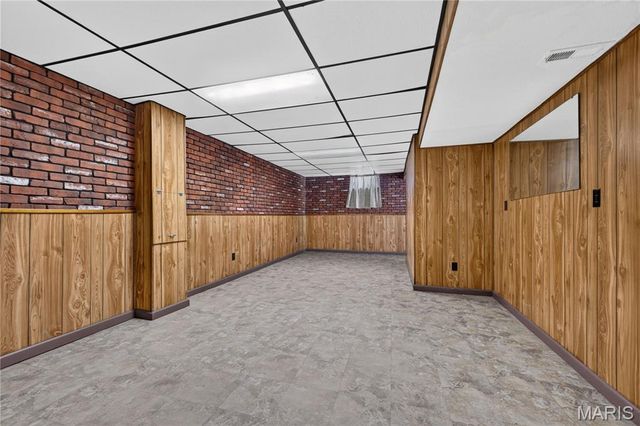 5421 Valleyside Lane, St Louis, MO 63128