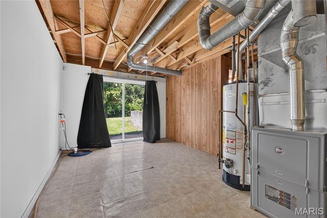 5421 Valleyside Lane, St Louis, MO 63128