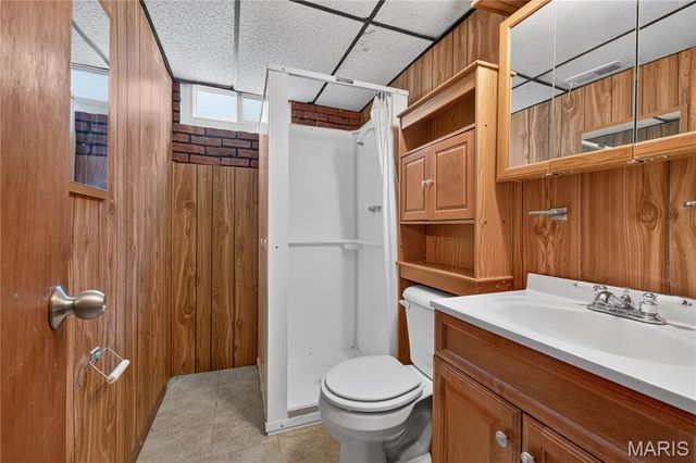 5421 Valleyside Lane, St Louis, MO 63128