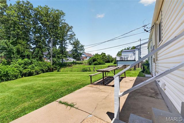 5421 Valleyside Lane, St Louis, MO 63128