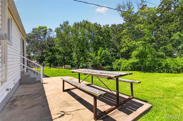 5421 Valleyside Lane, St Louis, MO 63128