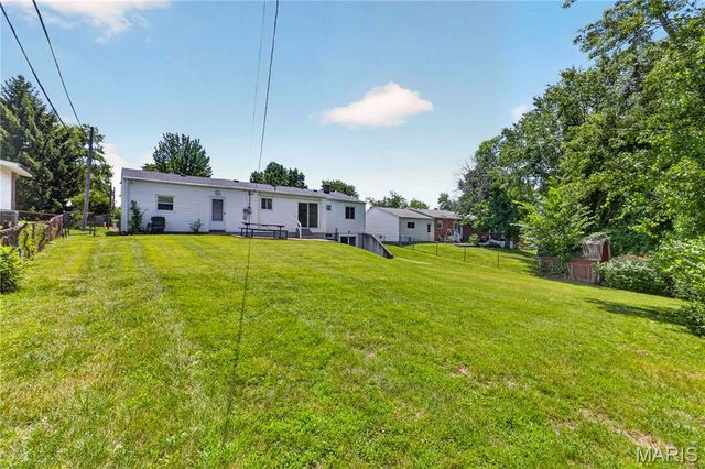 5421 Valleyside Lane, St Louis, MO 63128