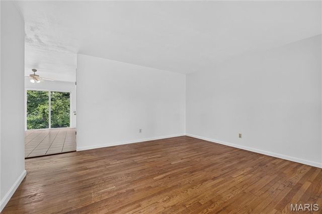 5421 Valleyside Lane, St Louis, MO 63128