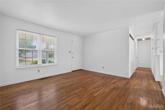 5421 Valleyside Lane, St Louis, MO 63128