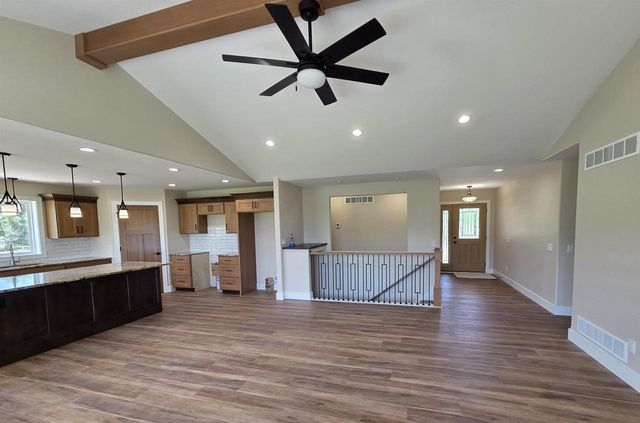 N7091 Still Point Trail, Pardeeville, WI 53954