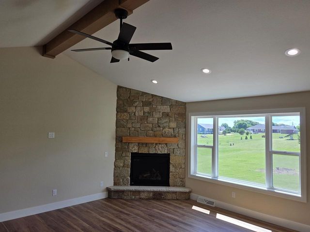 N7091 Still Point Trail, Pardeeville, WI 53954