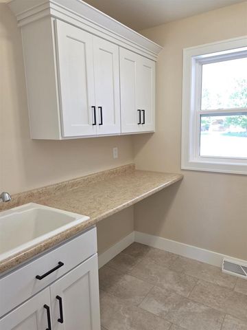 N7091 Still Point Trail, Pardeeville, WI 53954