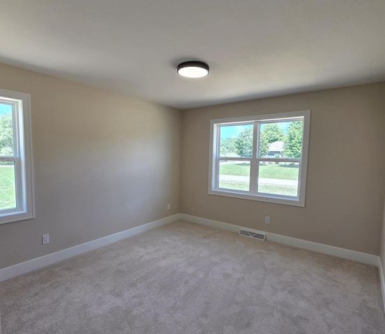 N7091 Still Point Trail, Pardeeville, WI 53954