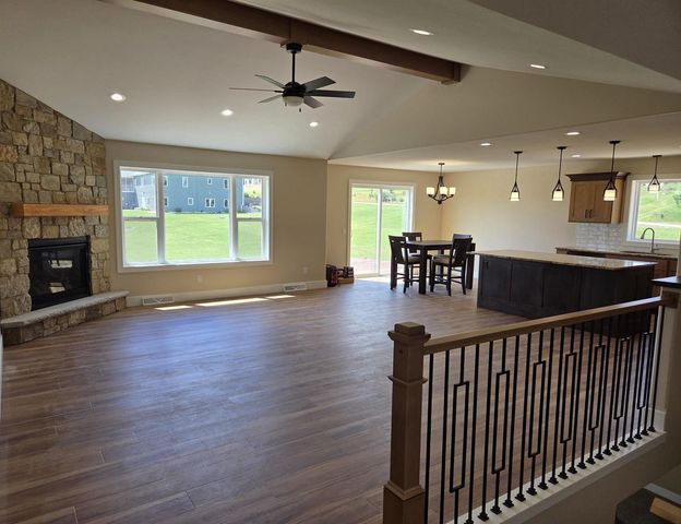 N7091 Still Point Trail, Pardeeville, WI 53954