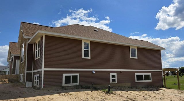 N7091 Still Point Trail, Pardeeville, WI 53954