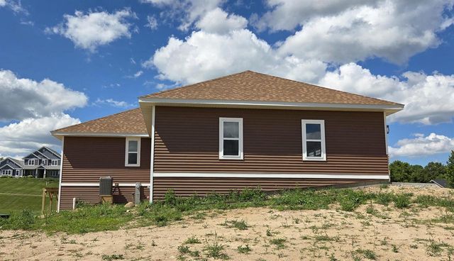 N7091 Still Point Trail, Pardeeville, WI 53954