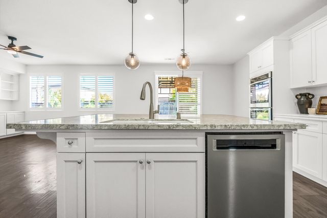 6216 W Oriole Court, Visalia, CA 93291