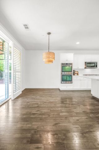 6216 W Oriole Court, Visalia, CA 93291