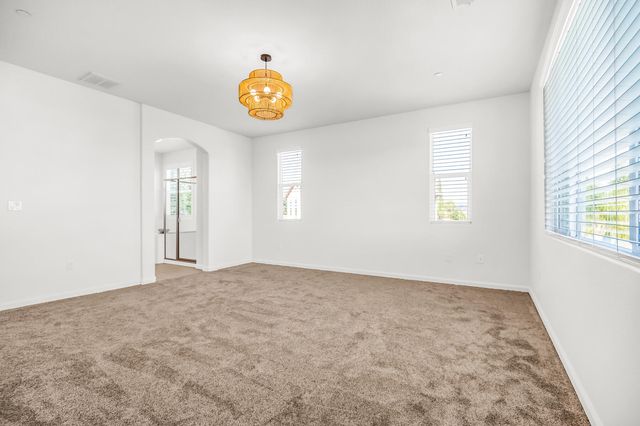 6216 W Oriole Court, Visalia, CA 93291