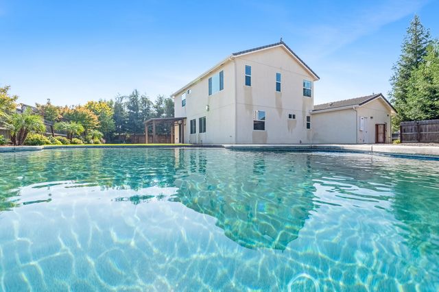 6216 W Oriole Court, Visalia, CA 93291