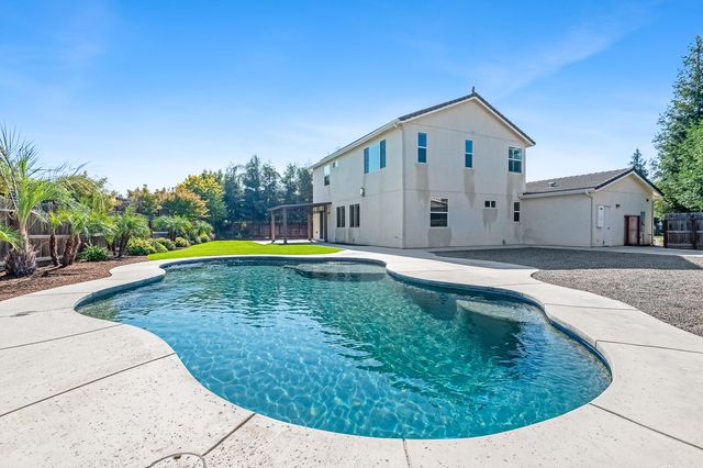 6216 W Oriole Court, Visalia, CA 93291