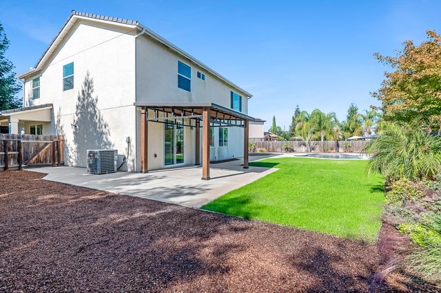 6216 W Oriole Court, Visalia, CA 93291