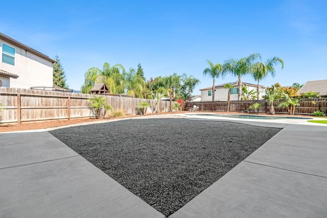 6216 W Oriole Court, Visalia, CA 93291