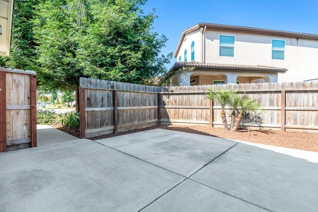 6216 W Oriole Court, Visalia, CA 93291