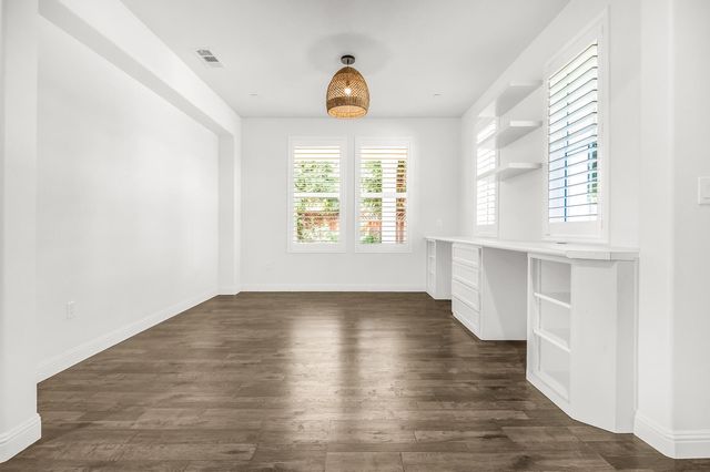 6216 W Oriole Court, Visalia, CA 93291