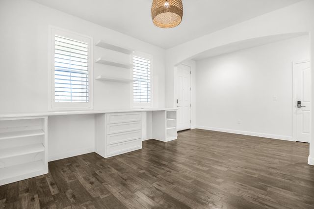 6216 W Oriole Court, Visalia, CA 93291