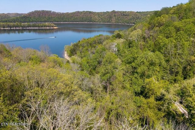 588 Austin Bottom Rd, Baxter, TN 38544