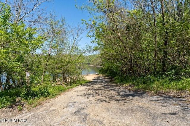 588 Austin Bottom Rd, Baxter, TN 38544