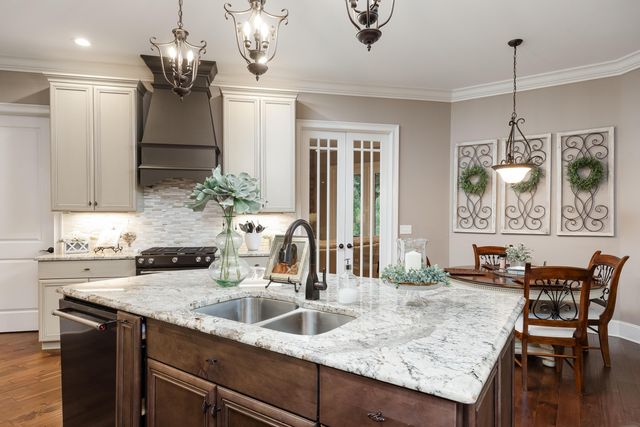 410 Clear Canyon Drive, Hixson, TN 37343