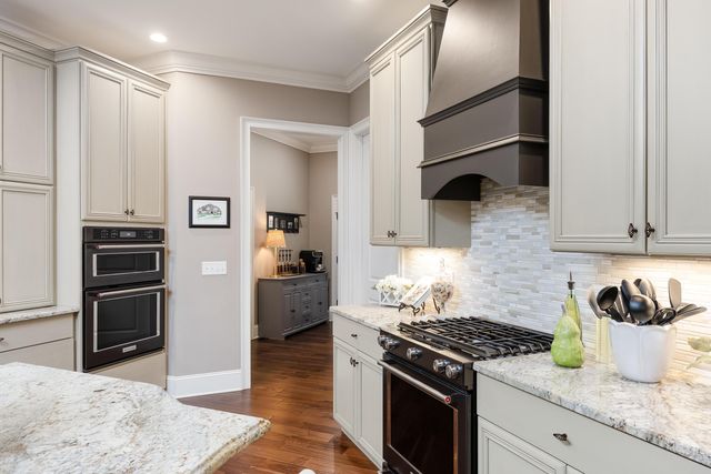 410 Clear Canyon Drive, Hixson, TN 37343