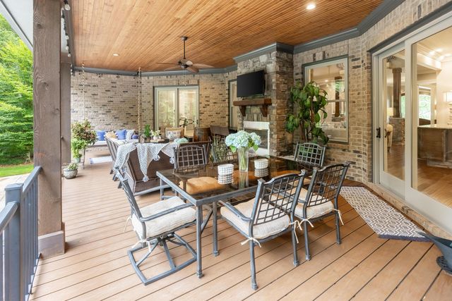 410 Clear Canyon Drive, Hixson, TN 37343