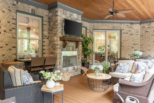 410 Clear Canyon Drive, Hixson, TN 37343