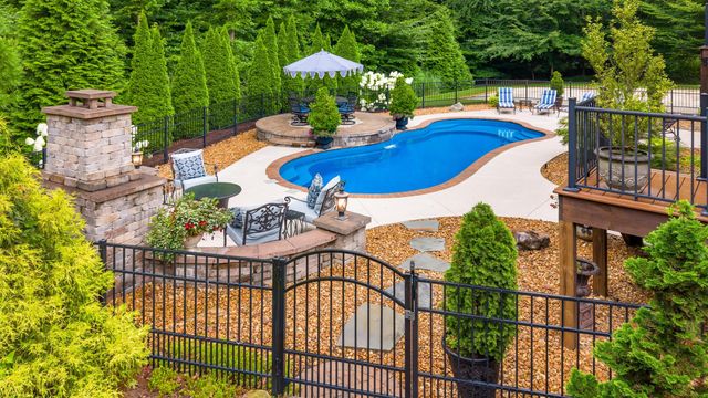 410 Clear Canyon Drive, Hixson, TN 37343