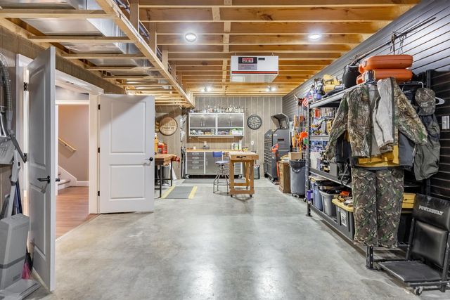 410 Clear Canyon Drive, Hixson, TN 37343