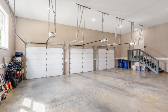 410 Clear Canyon Drive, Hixson, TN 37343