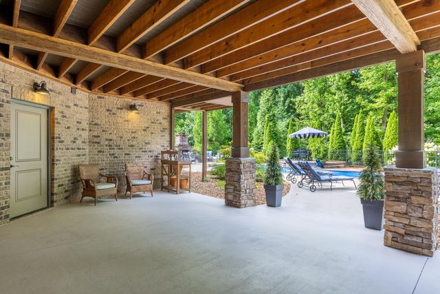 410 Clear Canyon Drive, Hixson, TN 37343