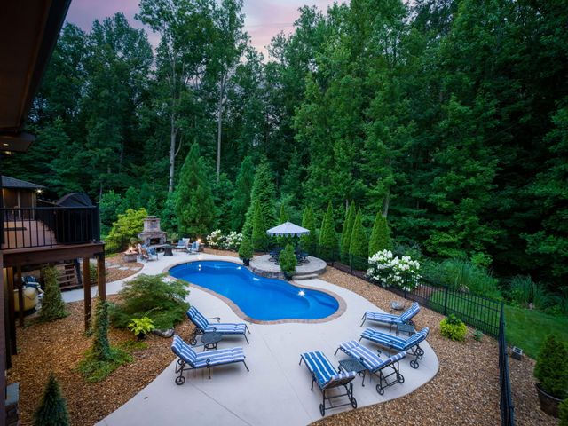 410 Clear Canyon Drive, Hixson, TN 37343