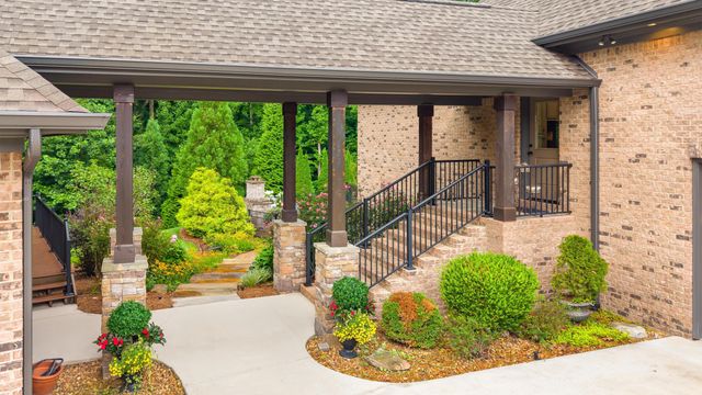 410 Clear Canyon Drive, Hixson, TN 37343