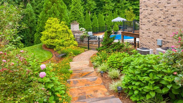 410 Clear Canyon Drive, Hixson, TN 37343
