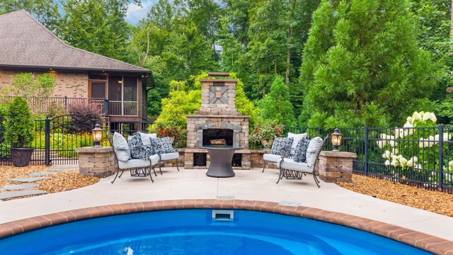 410 Clear Canyon Drive, Hixson, TN 37343