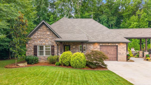 410 Clear Canyon Drive, Hixson, TN 37343